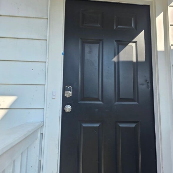 Building Photo - 711 Marine St