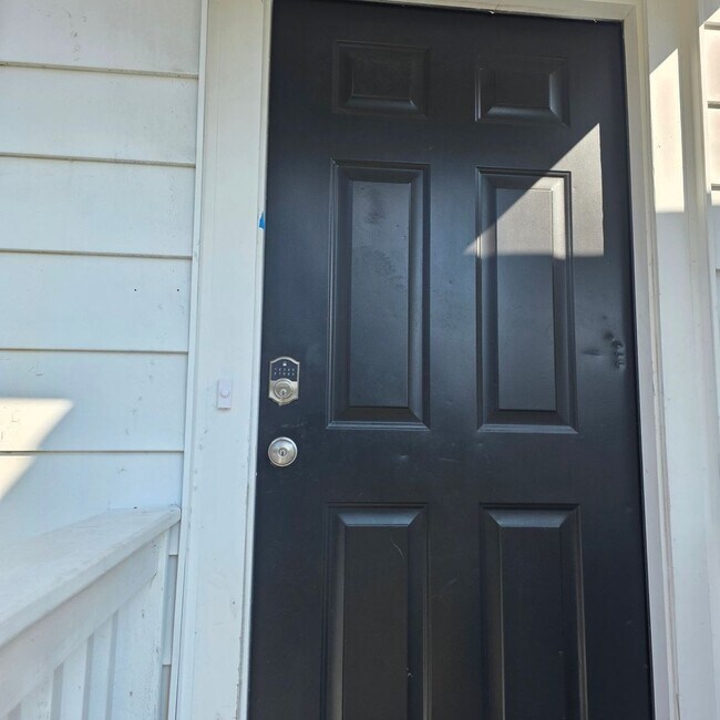 Building Photo - Charming 2BR Duplex in the Heart of Downtown Mobile – Pet Friendly