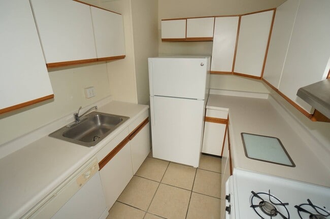 Building Photo - 5533 Covode St