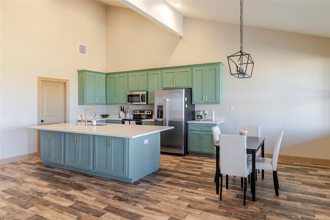 Building Photo - 303 Bob's Trail