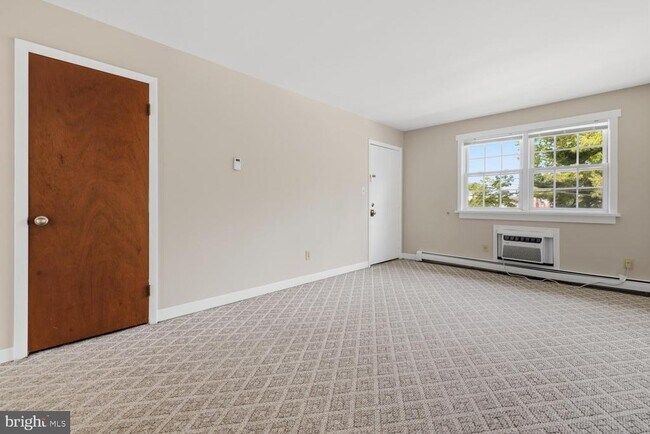 Building Photo - 429 Edgemont Ave