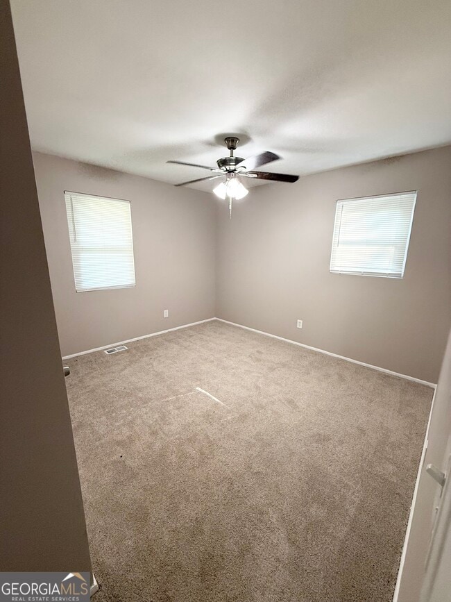 Building Photo - 207 Custer Cir