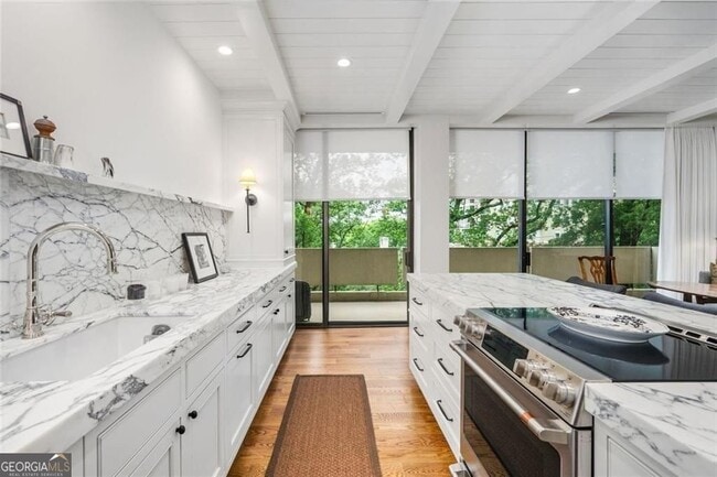 Building Photo - 2575 Peachtree Rd NE