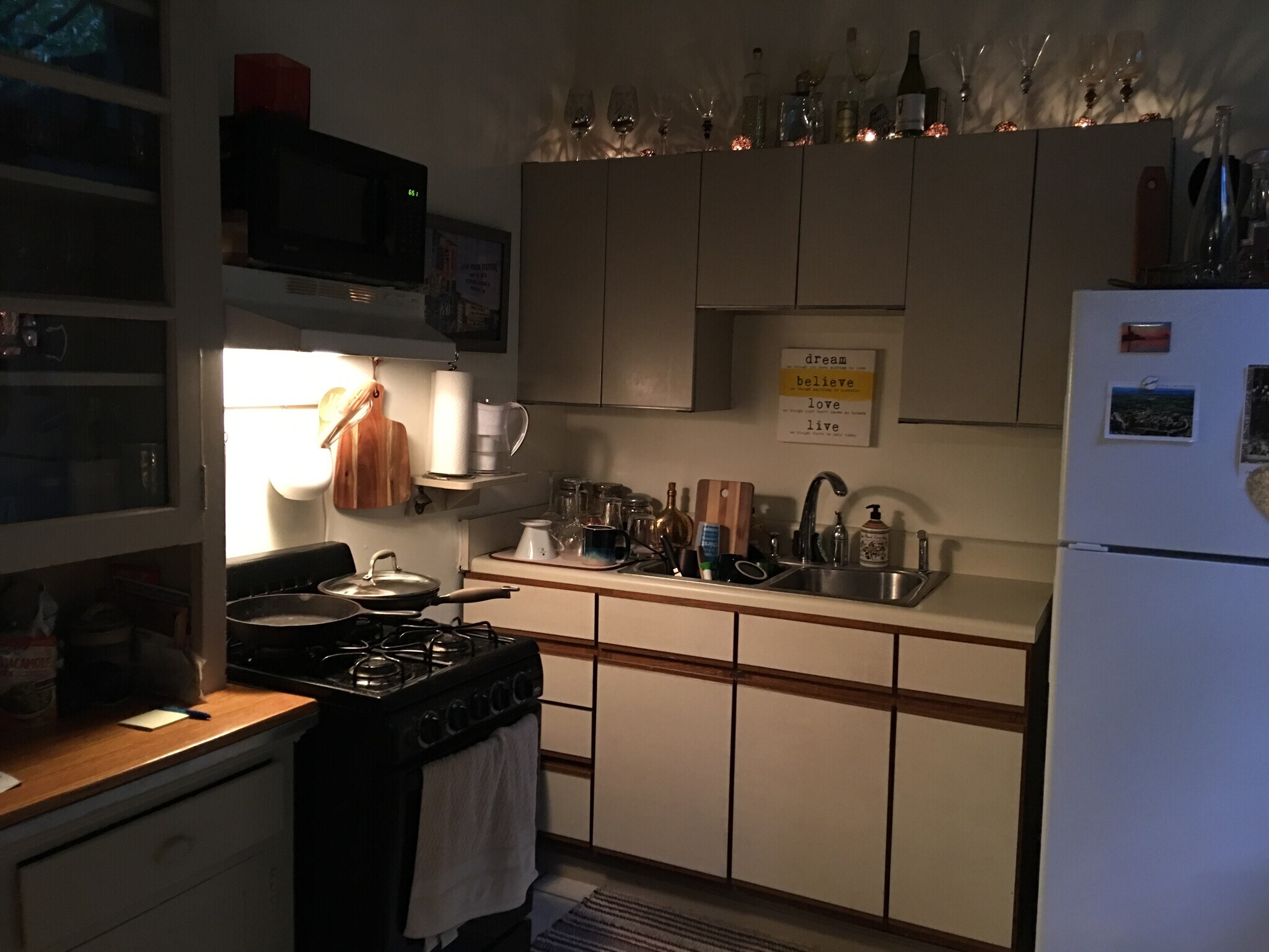 Building Photo - 324 Colonial Ave