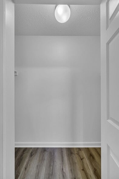 Building Photo - 200 Deerpoint Ct