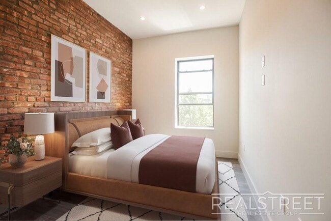 Building Photo - Stunning Large 2 Bed in Crown Heights