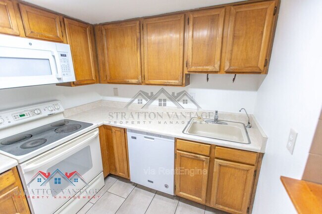 Building Photo - 1831 W Mulberry Dr