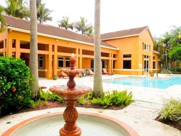 Building Photo - 1725 Palm Cove Blvd