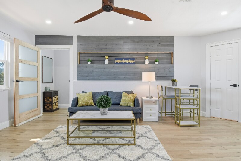 Building Photo - 3114 Dupont St S