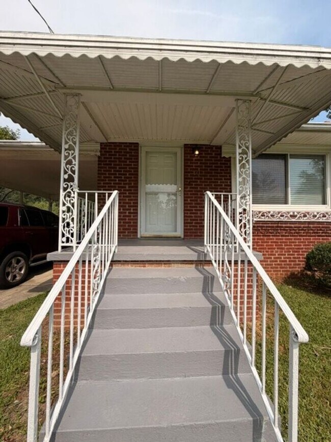 Building Photo - Cute 2 Bedroom in Taylors, SC!