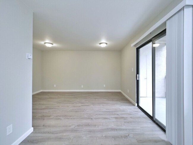 Building Photo - 920 Fletcher Ln