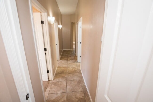 Building Photo - Beautiful Custom Home with 4 Bedrooms, 2 Bath, 3 Car Garage, Central A/C