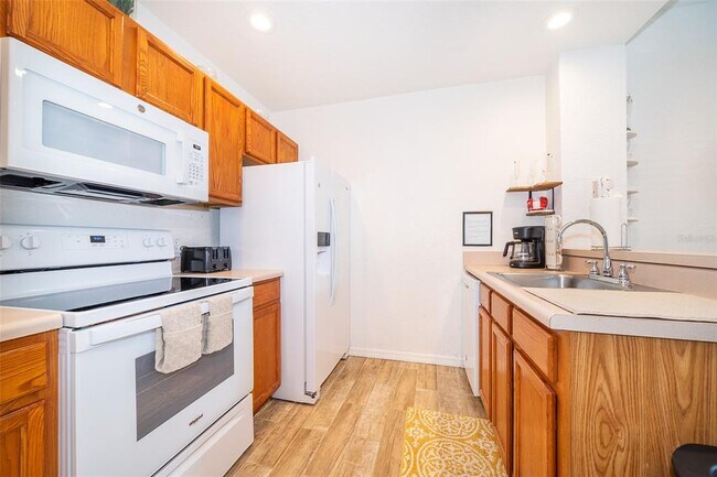 Building Photo - 2600 Lodi Cir