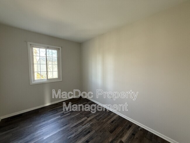 Building Photo - 733 Bellows Ave