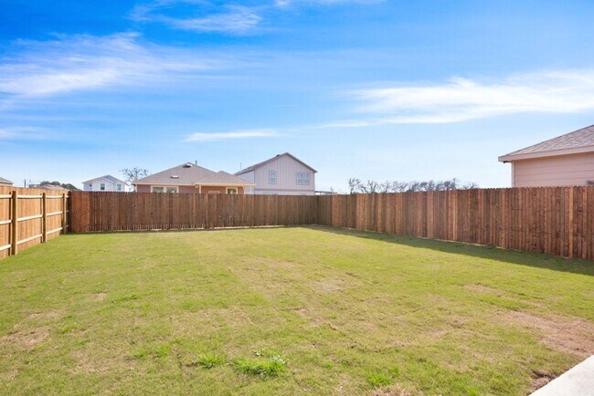 Building Photo - Inviting 4BD/3BA Rental Home with Walk-In Closet & Big Yard