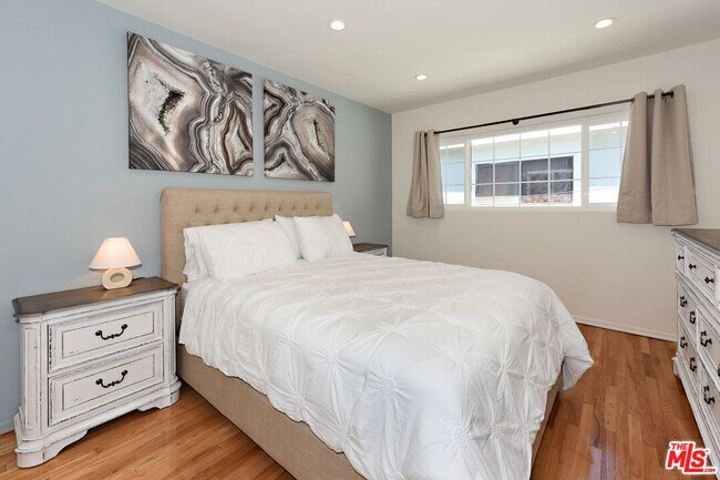 Building Photo - 4035 Inglewood Blvd