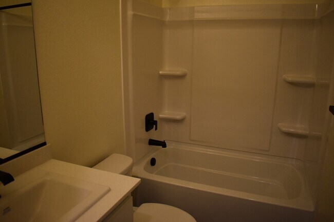 Building Photo - 399 Gallaway Ct