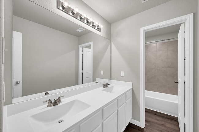 Building Photo - 2237 Raider Dr