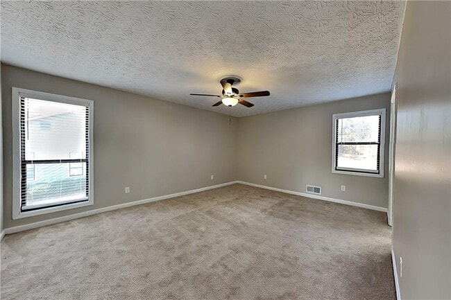 Building Photo - 1318 Shiloh Trail E Northwest