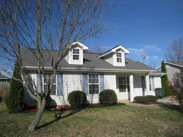 Primary Photo - Half off first month rent move in special