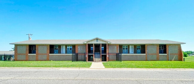 Building Photo - Station 16