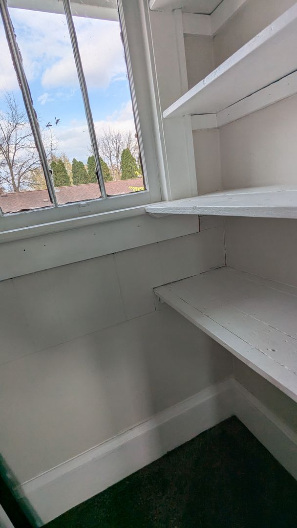 Building Photo - LEASING SPECIAL! Charming 3-Bedroom, 1-Bathroom Home in the Heart of Akron