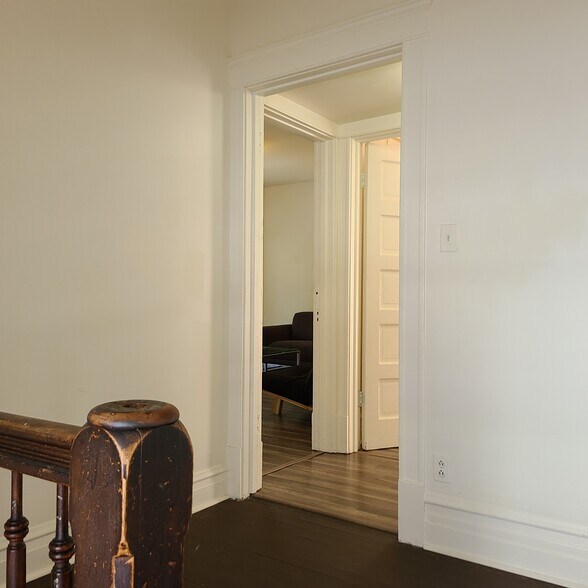 Building Photo - 1024 Garnett Pl