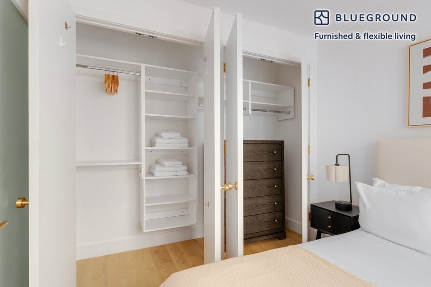 Building Photo - 145 Henry St