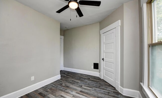 Building Photo - 1050 Oak St