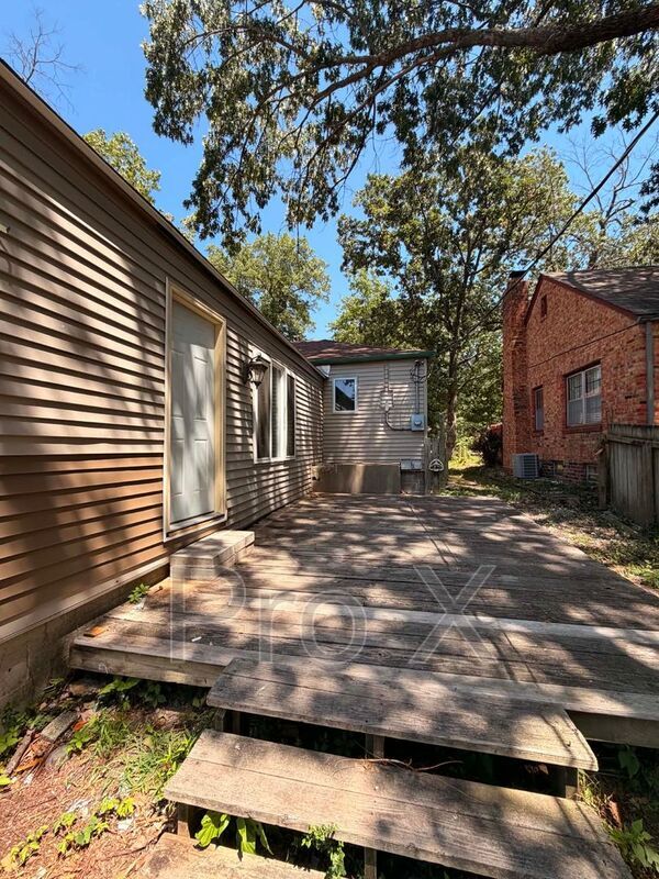 Building Photo - 3414 Oak Ridge Dr