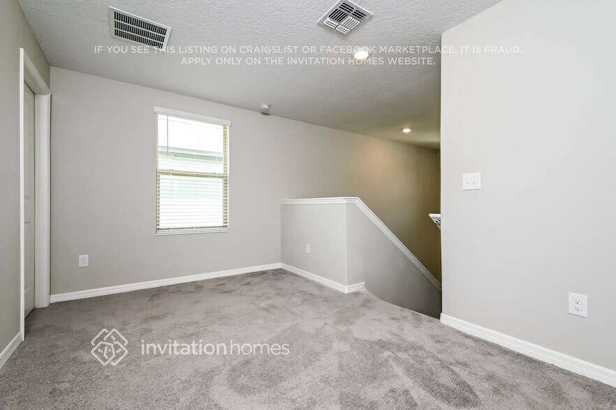 Building Photo - 2215 Jungle Dr