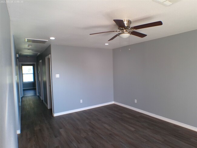 Building Photo - 10133 Teneha Dr