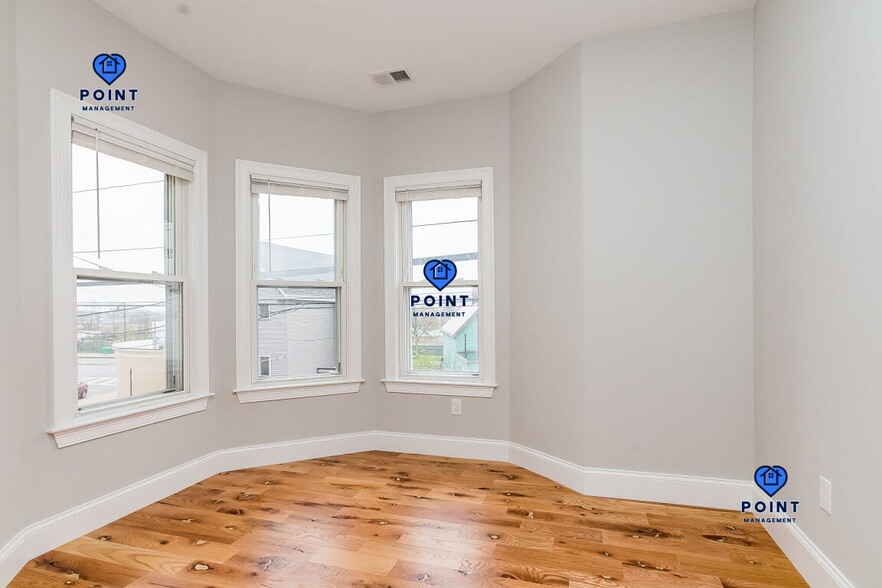 Building Photo - 244 Leyden St