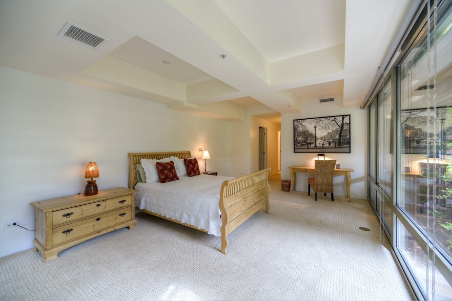 Building Photo - 7141 E Rancho Vista Dr