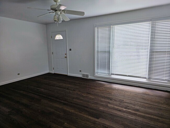 Building Photo - 717 E Hawley St