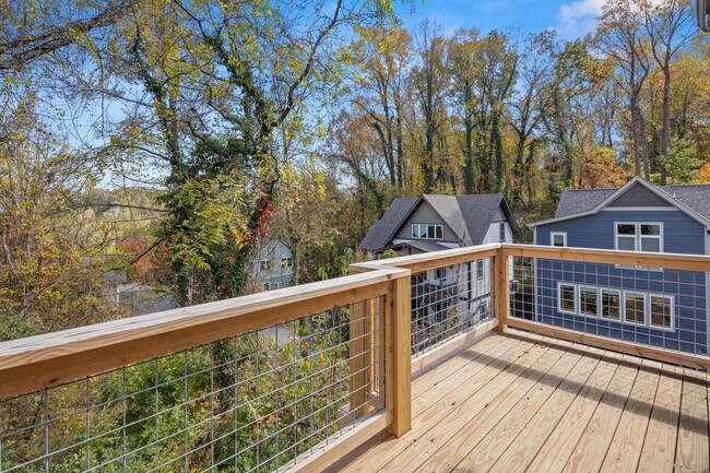 Building Photo - Gorgeous Modern Home between West AVL and ...