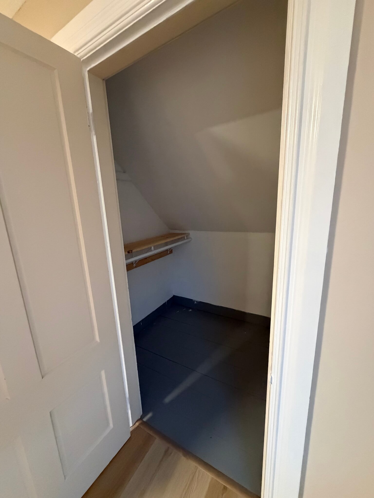 Walk-In Closet 2 - 24 Lee St