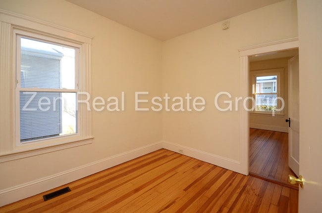 Building Photo - 232 Willow St