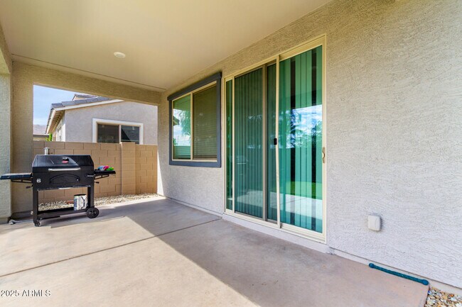 Building Photo - 5747 S Labelle