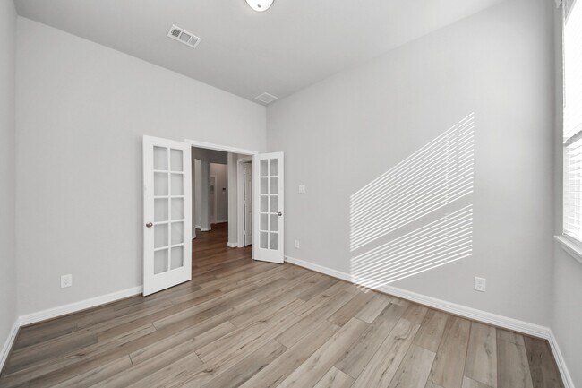 Building Photo - 2968 Golden Dust Dr