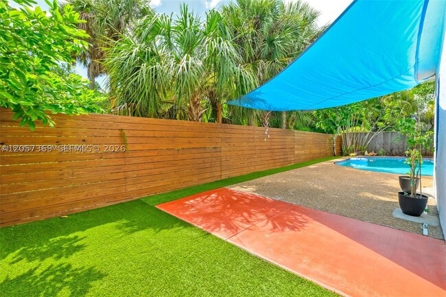Building Photo - 851 SW 49th Way