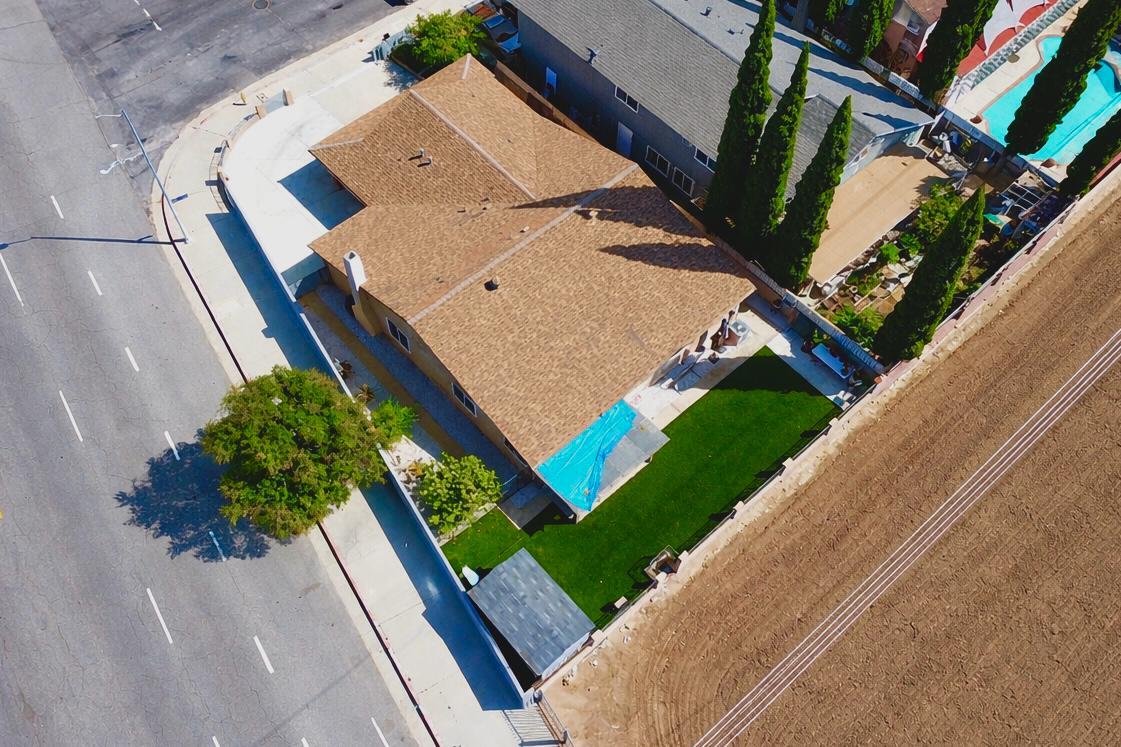 Building Photo - 11493 Lev Ave