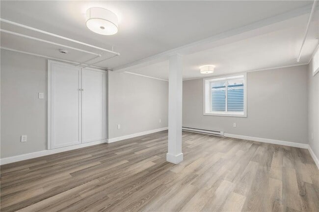 Building Photo - 5 Holten Ave