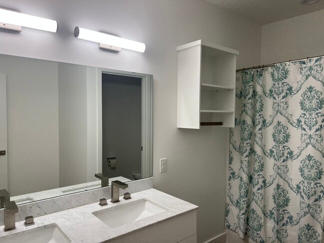 Building Photo - 1118 Nova St