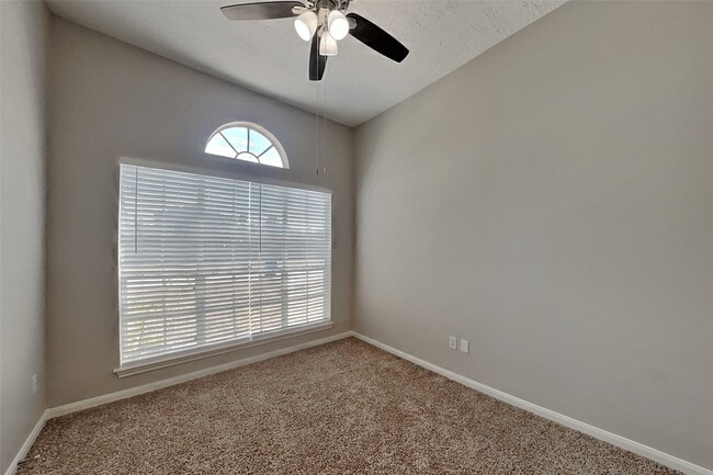 Building Photo - 1745 Fay Dr