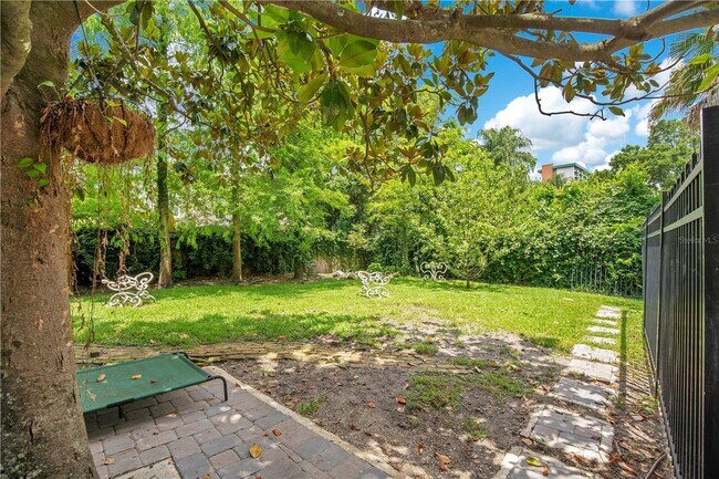 Building Photo - Queen Anne Victorian Estate