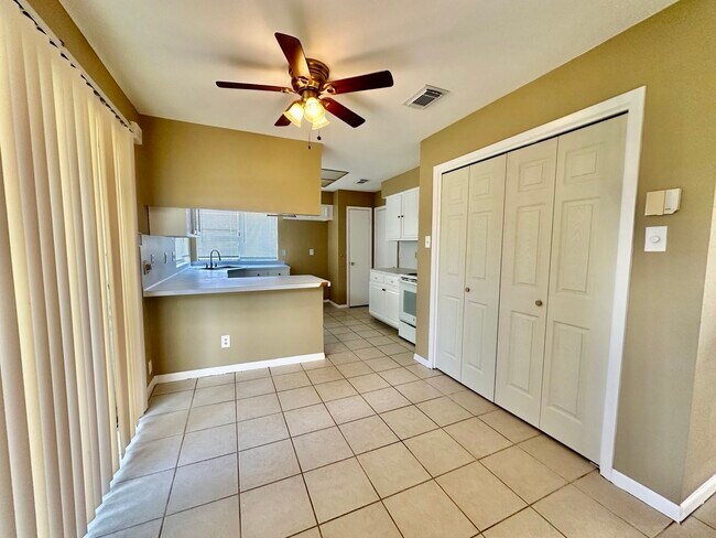 Building Photo - 2526 Valley Forest Dr