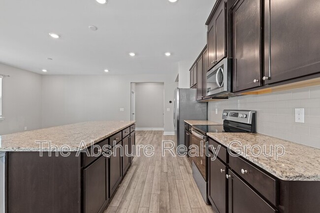 Building Photo - 138 Willow Grove Ln