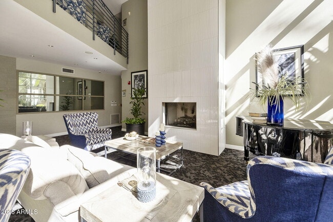 Building Photo - 1701 E Colter St