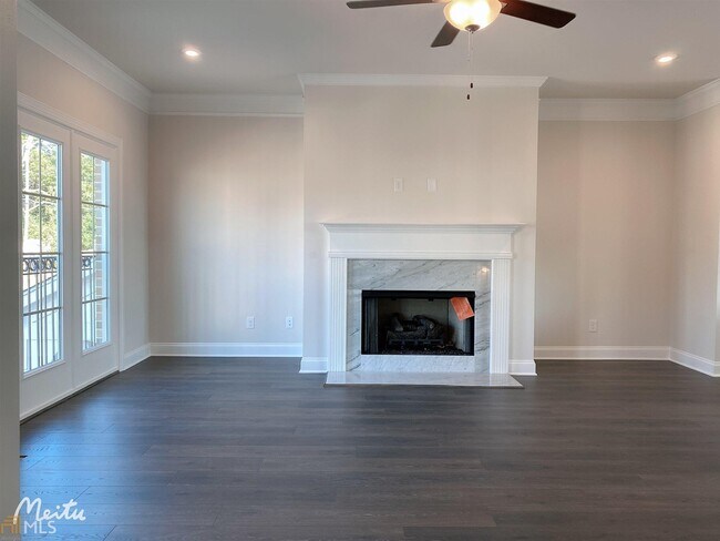 Building Photo - 1395 Live Oak Lane